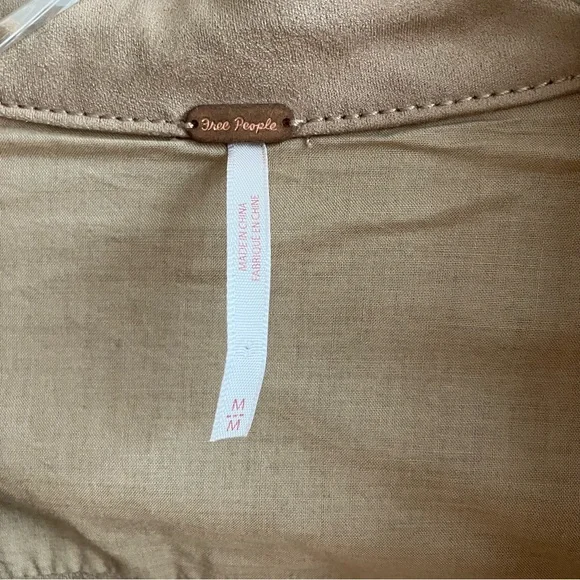 Free People Ari Faux Suede Shirt Jacket Size M Tan Rose Gold Buttons Boho Top - Picture 4 of 16